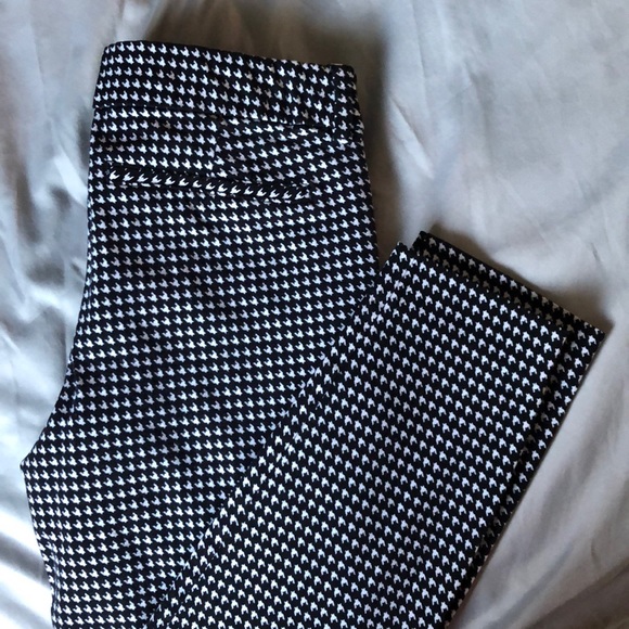 Old navy pixie pants mid rise ankle length - Picture 3 of 5